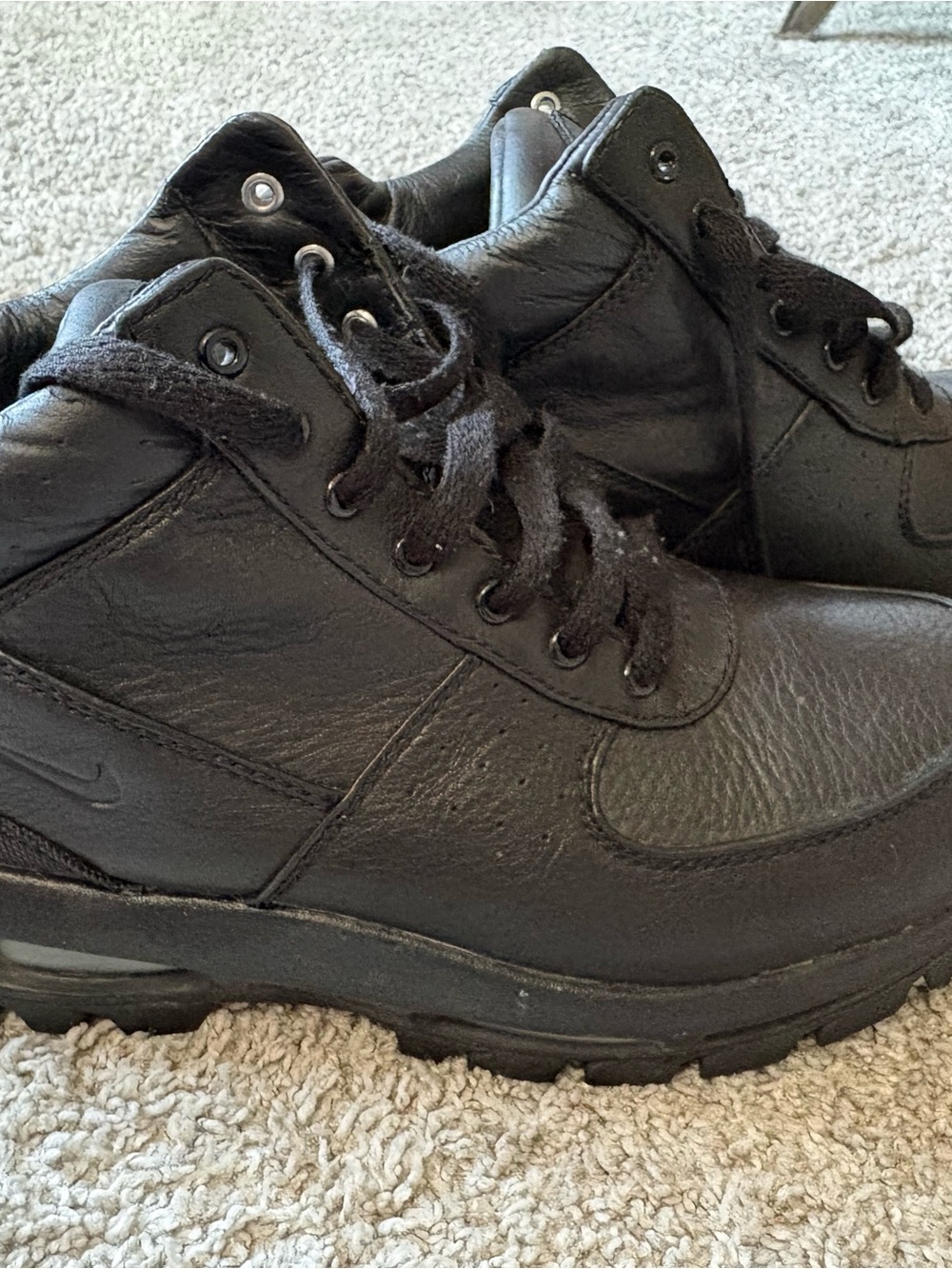 Nike Men’s Black Leather High-Top Boots